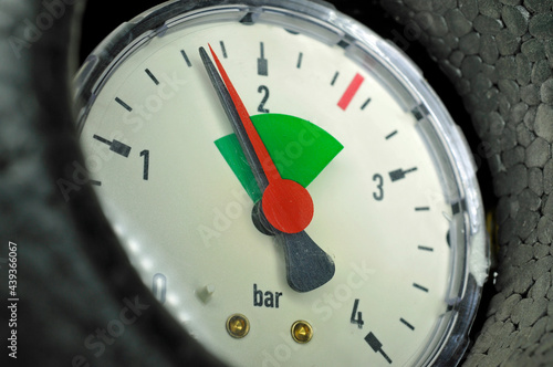 Slika na platnu manometer an heizungsanlage