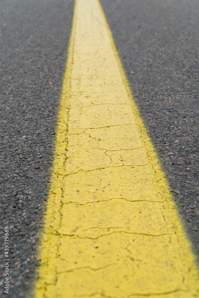 Obraz premium yellow markings on the asphalt