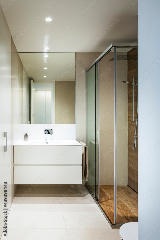 Contemporary bathroom Contemporary bathroom