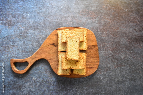 Fotografie Fresh baked crunchy wheat rusk