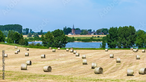 Blick über den Niederrhein von Xanten auf Bislich