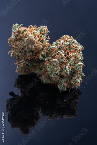 Cannabis Flower Macro - Strain  Clementine 6