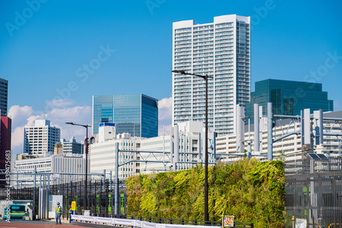 高輪ゲートウェイ駅から田町方面【2021.6】 © mochi