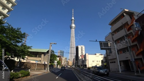 東京ドライブ車窓　名所　道路正面にスカイツリー
