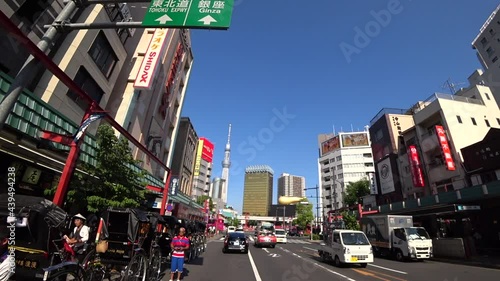 東京ドライブ車窓　名所　雷門　人力車　スカイツリー　