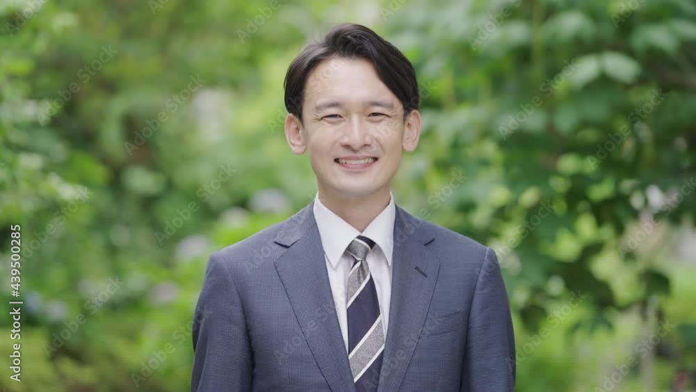 笑顔のビジネスマン