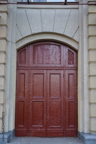 Old wooden door © gerat5