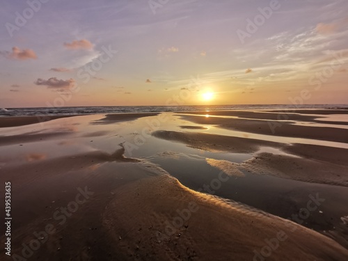 Plage ensoleillée