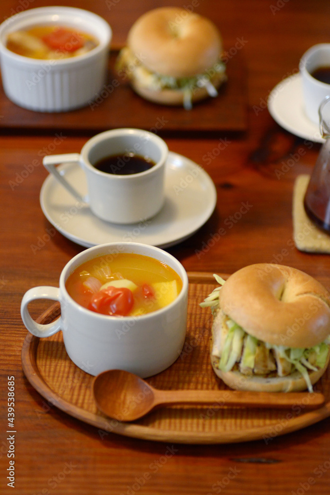 Delicious Western food made at home, in a simple and comfortable home atmosphere
Delicious Western food made at home, in a simple and comfortable home atmosphere
