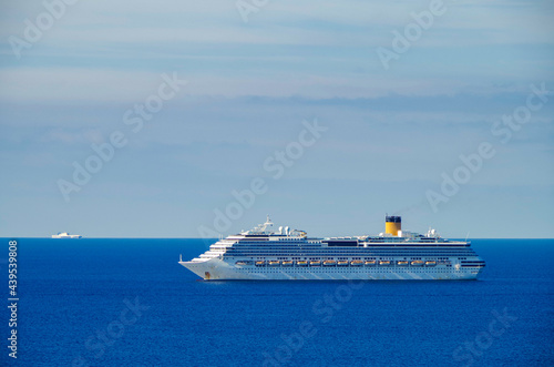 Foto Costa cruiseships or cruise ship liners Pacifica, Fortuna and Favolosa anchored