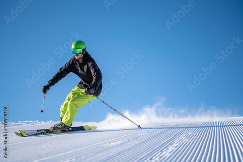 fast skiing photo