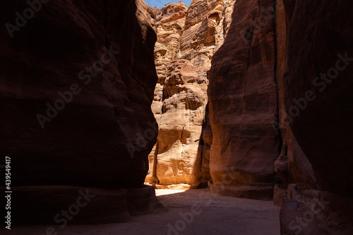 Foto Scenic view of Limestone rock in Wadi Musa, Petra, Jordan.