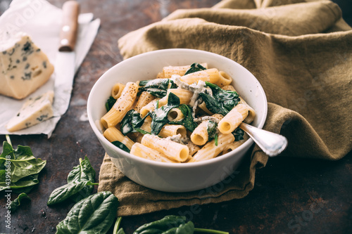 Food: Pasta with spinach and cheese photo
