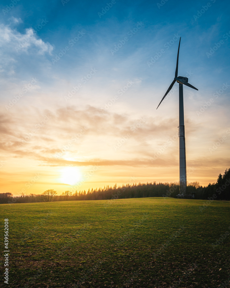 Obraz premium Green energy. Die Zukunft, Windkraft, Windenergie