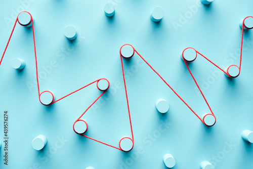 Simple network amidst unconnected pegs