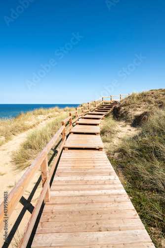 Wooden boardwalk along the dune beach  Sylt  Schleswig-Holstein  Germany