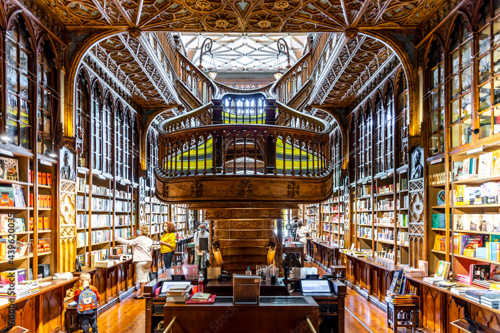 Fototapeta premium Interior of amazing Lello bookstore in Porto, Portugal