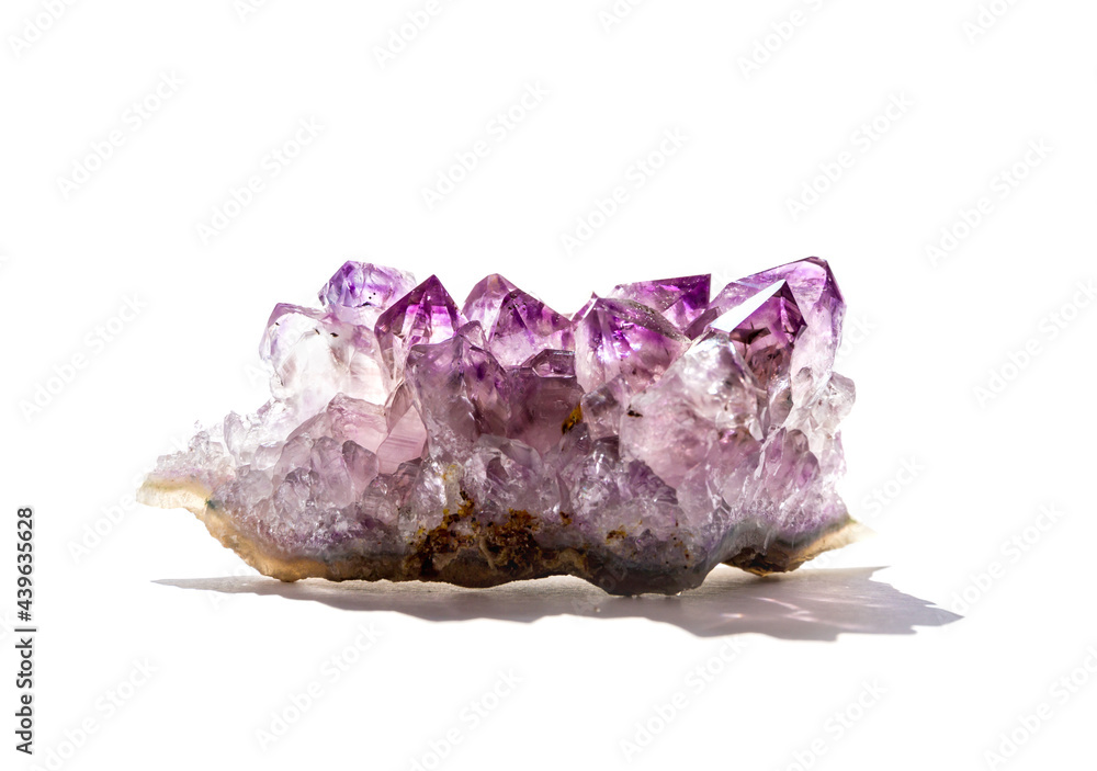 Fototapeta premium Amethyst gemstone on a white background