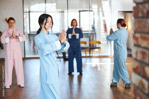 Meditative state of mind in group qigong class