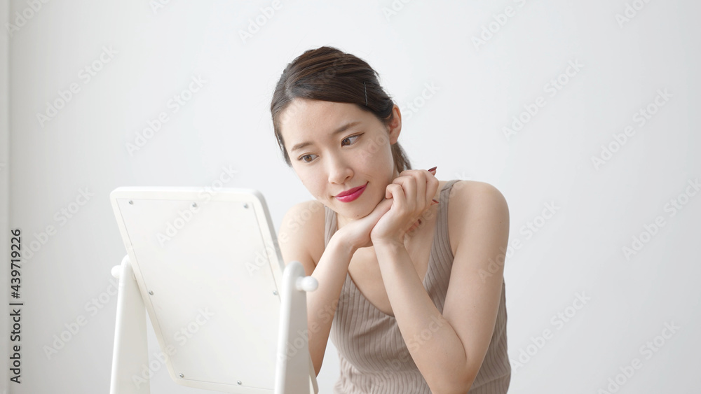 女性 スキンケアイメージ 女性 スキンケアイメージ
