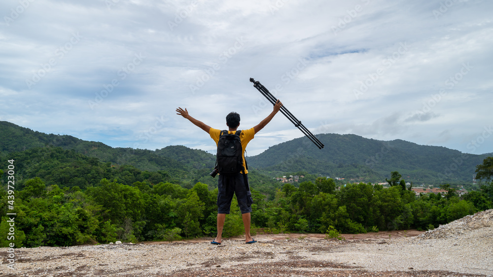 Obraz premium Professional man Photography on high mountain take a picture Landscape nature view at Phuket Thailand