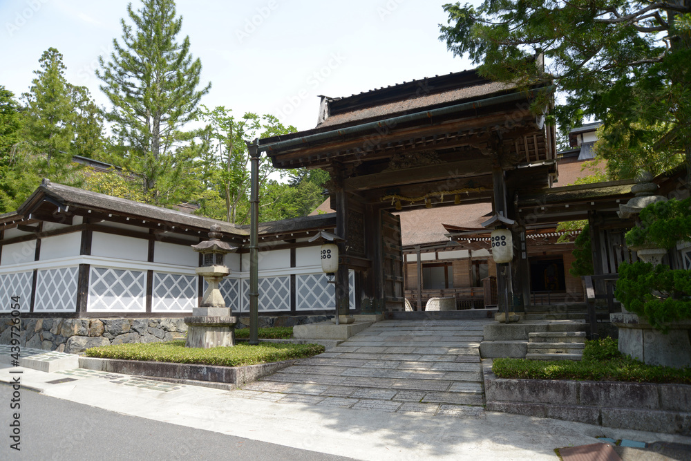 高野山　蓮華定院山門　和歌山県高野町