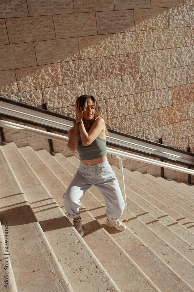 Dramatic expression and dance move Dramatic expression and dance move
