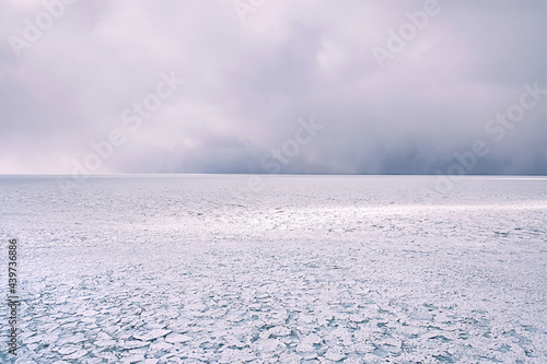 北海道・網走市 能取岬から眺める流氷の風景