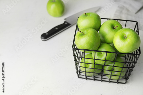 Fresh green granny smith ap...