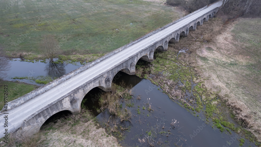 Obraz premium Old stone bridge