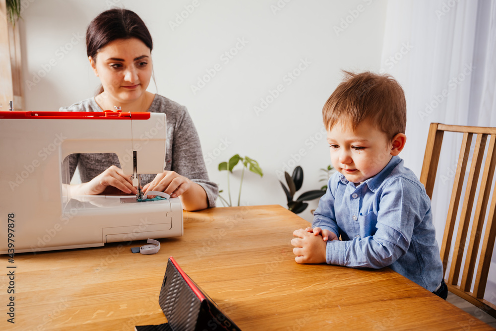 Working together with kids while lockdown and online studying