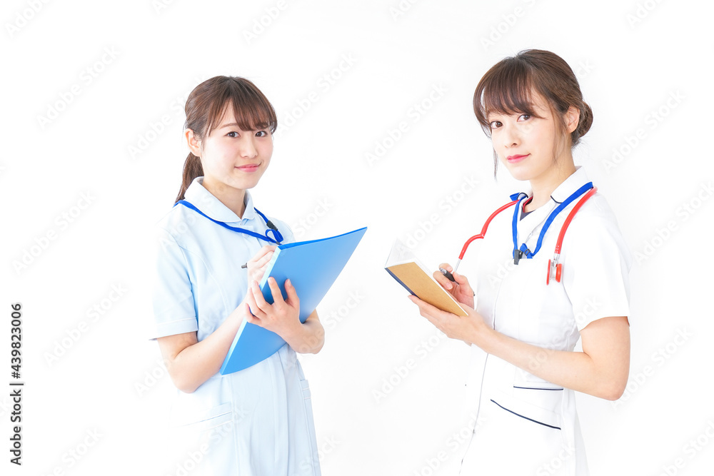 打ち合わせをするナース