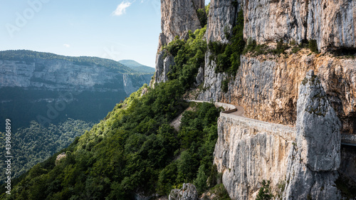 Route et paysage du Vercors en France photo