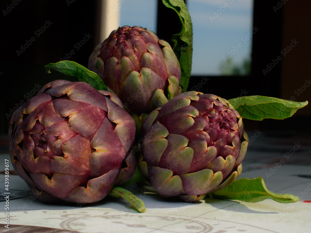 Fototapeta premium Artichokes in the kitchen.