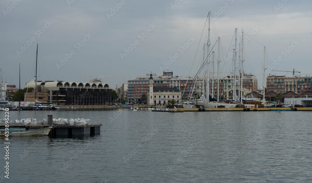 Puerto de Valencia, primavera de 2021 Puerto de Valencia, primavera de 2021