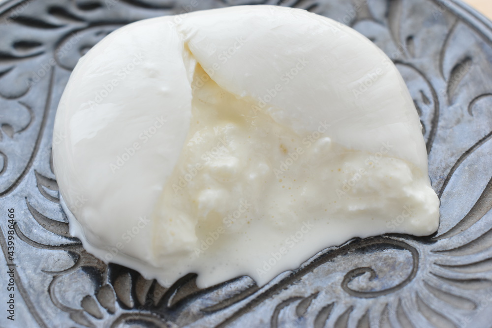 ブッラータ モッツァレラチーズ Stock 写真 Adobe Stock