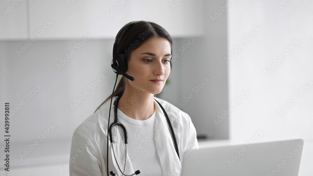 Doctor woman web consultation online medicine Doctor woman web consultation online medicine