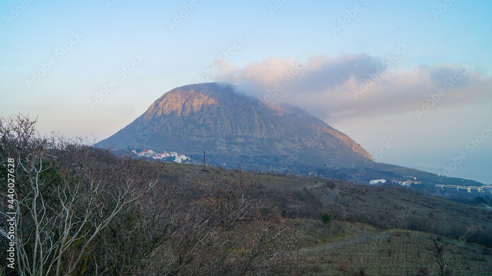 Obraz premium Mountains of Crimea in early spring
