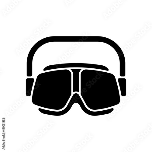 Swimming goggles black glyph icon. Eyes protection in swimming pool. Watertight, easy-to-wear equipment. Preventing from eye redness. Silhouette symbol on white space. Vector isolated illustration
