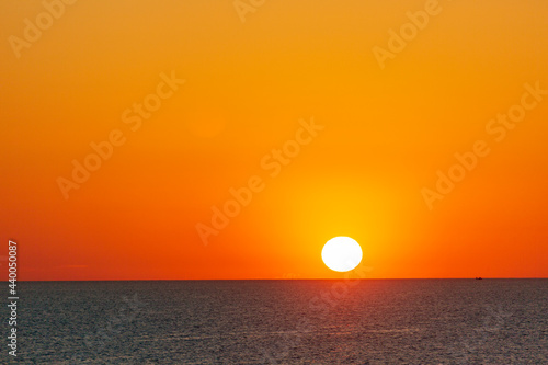 Fototapeta Naklejka Na Ścianę i Meble -  Sunrise over the sea. 