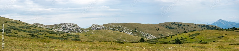 Fototapeta premium Panorama sur un plateau montagneux