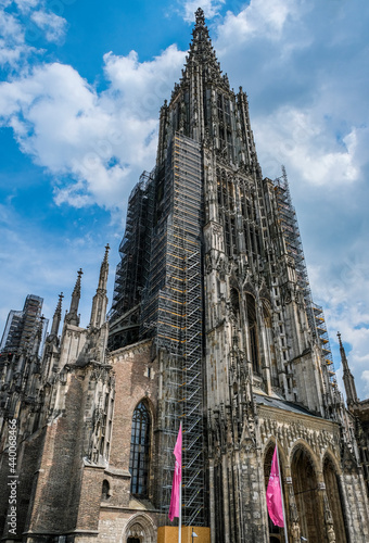 Obraz na płótnie View of Ulm Minster tower - the tallest church in the world, taken on a beautiful summer day. w salonie