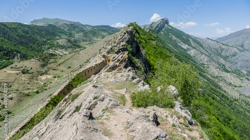 Obraz na płótnie Gunibsky fortress. Protective wall and gates of Gunib. Russia, Republic of Dagestan. w salonie