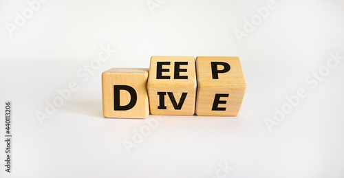 Photography Deep dive symbol