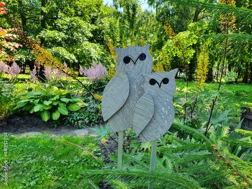 background, beautiful, beauty, bird, color, decoration, figure, flora, floristry, flowers, garden, green, heat, installation, one, painted, rays, several, shade, summer, sun, wooden