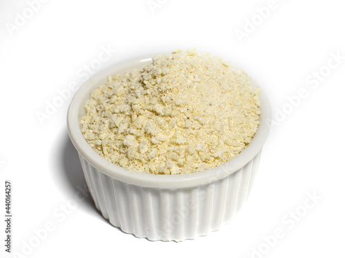 Tigela de farinha de mandioca