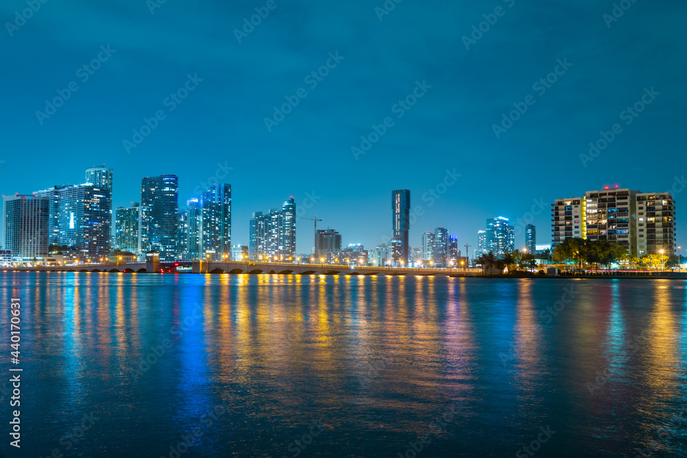 Fototapeta premium Venetian Causeway, Venetian Islands, Biscayne Bay, Miami, Florida.