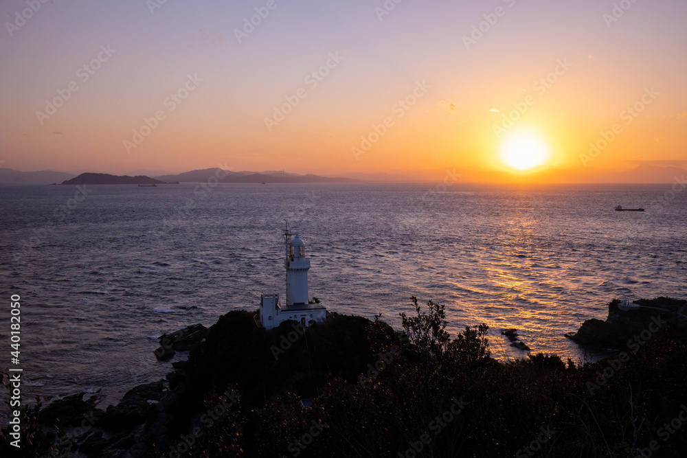 夕暮れの佐田岬灯台（愛媛県伊方町）