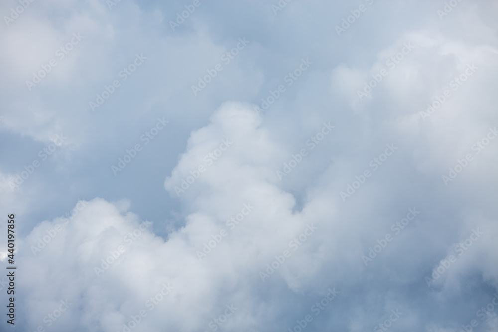 heavy cumulus cloud in daytime sky