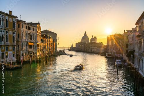 Grand Canal and Basilica Santa Maria della Salute at sunrise in Venice © Pawel Pajor